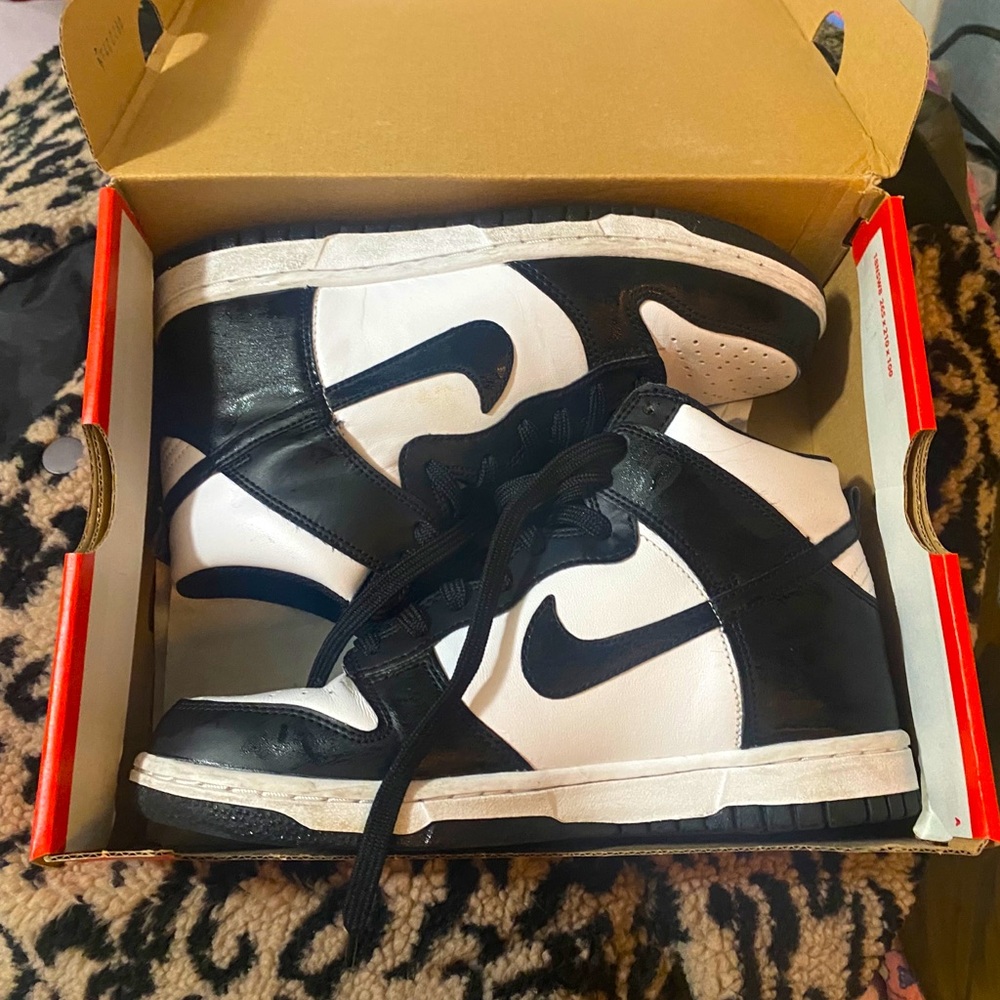 Nike Dunk High Black & White